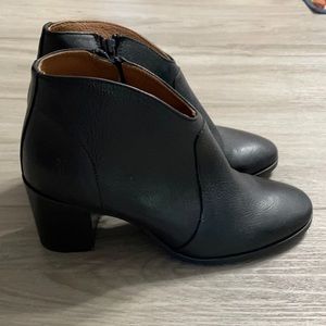 SOLD NWOB Frye Black Leather Booties